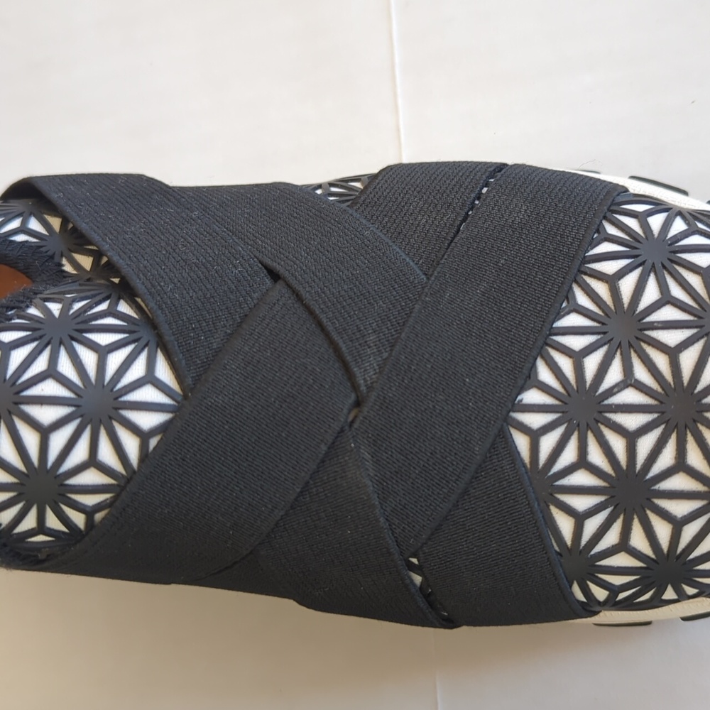 BM Bernie Mev Mary Jane Flats EU 40 Black White Lightweight Flexible - Picture 14 of 16